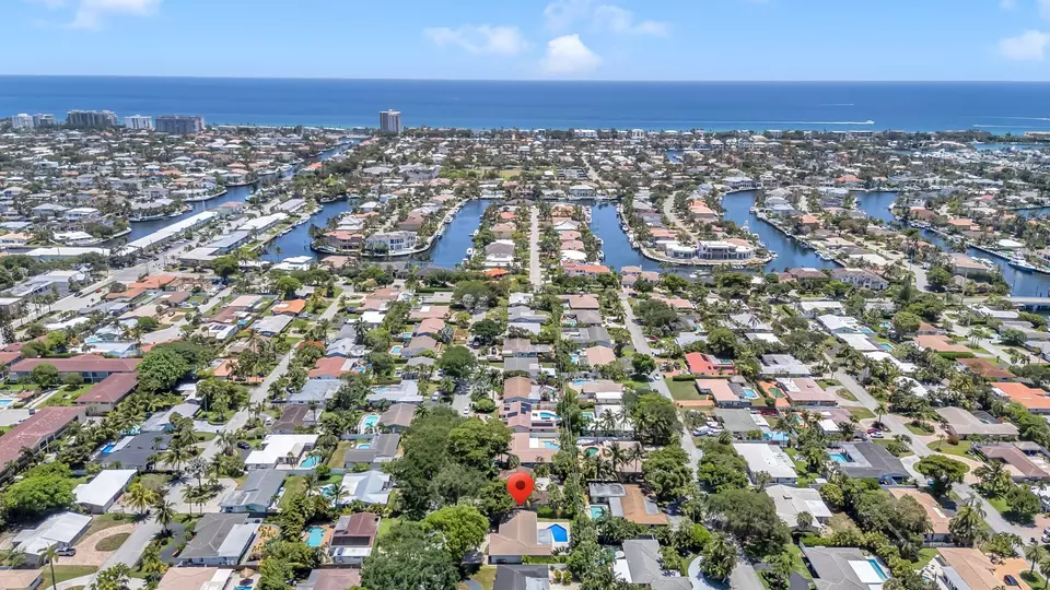 View/Area - 2120 NE 34th Ct, Lighthouse Point, FL 33064 photo 1 of 2