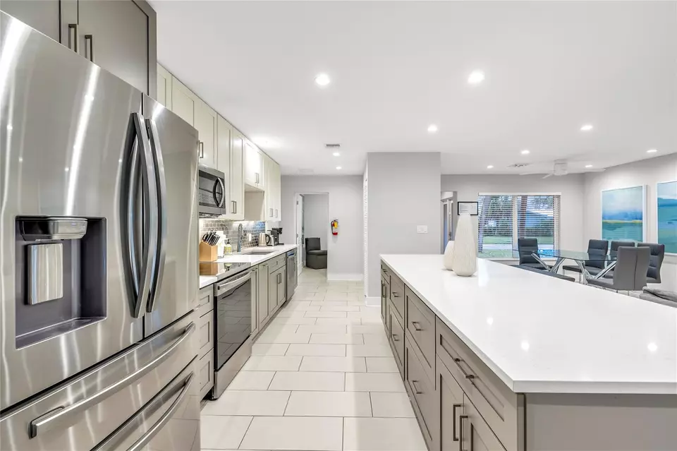 Kitchen - 2120 NE 34th Ct, Lighthouse Point, FL 33064 photo 3 of 6