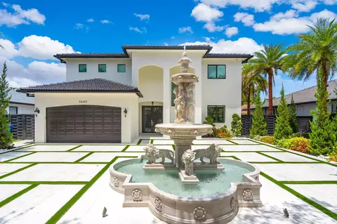 16422 NW 77th Pl, Miami Lakes, FL 33016