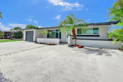 9181 NW 26th Pl, Sunrise, FL 33322