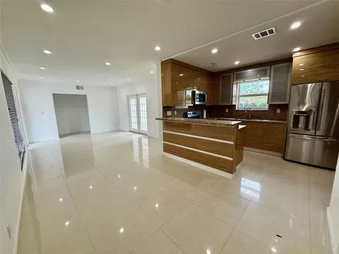 5070 SW 11th, Plantation, FL 33317
