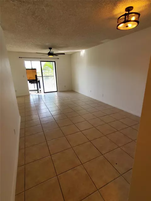 940 NW 106th Ter #203, Pembroke Pines, FL 33026