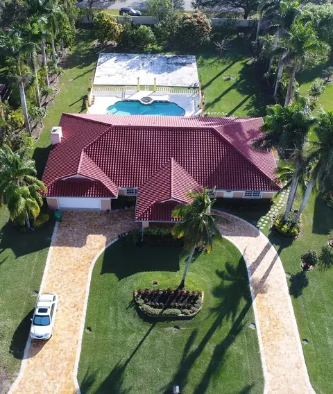 5510 W Castlegate, Davie, FL 33331