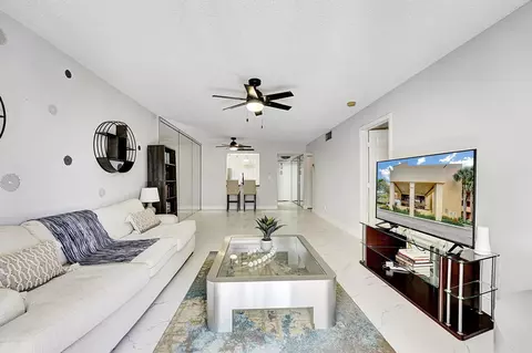 8592 W Sunrise Blvd #406, Plantation, FL 33322