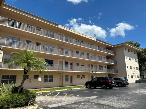 4191 NW 41st St #312, Lauderdale Lakes, FL 33319