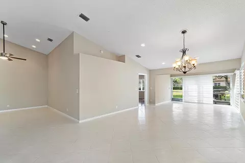 7742 Coral Lk #1, Delray Beach, FL 33446