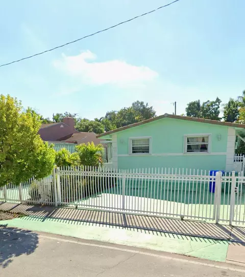 430 NE 75th St, Miami, FL 33138