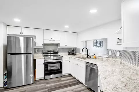9901 Westview Dr #327, Coral Springs, FL 33076