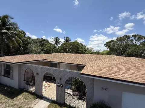 3496 NW 27th St, Lauderdale Lakes, FL 33311