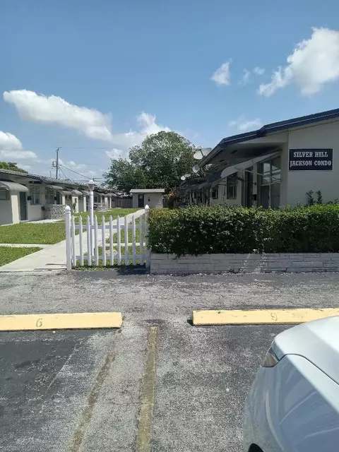 2901 Jackson #7, Hollywood, FL 33020