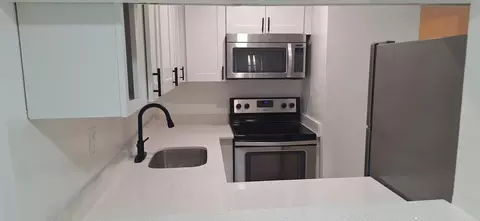 1305 W 46th St #125, Hialeah, FL 33012