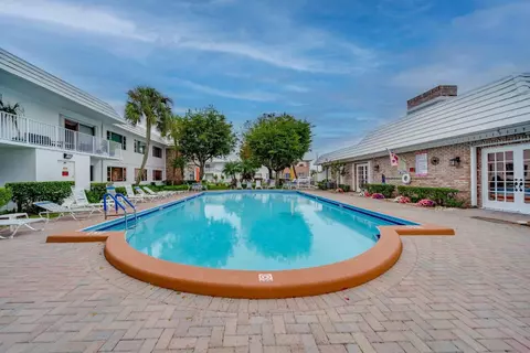 400 S Cypress #427, Pompano Beach, FL 33060