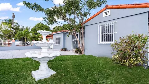 465 NW 119th St, Miami, FL 33168