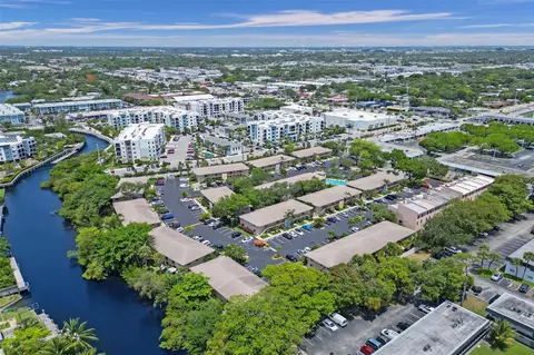 2920 NE 8th Ter #202, Oakland Park, FL 33334