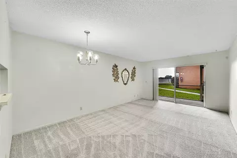 3048 E Sunrise Lks #112, Sunrise, FL 33322