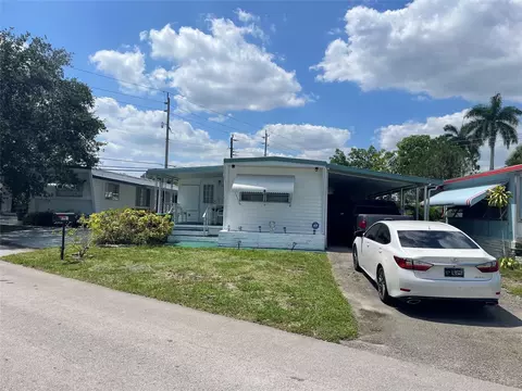 8581 SW 20th Pl, Davie, FL 33324