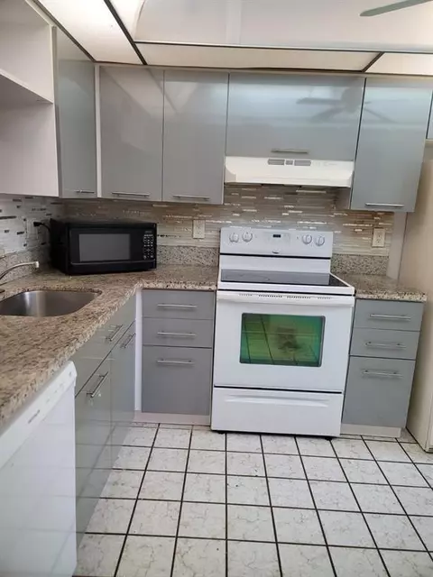 Undisclosed, Pembroke Pines, FL 33026