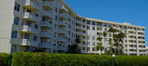 2851 S Ocean #E-2, Boca Raton, FL 33432