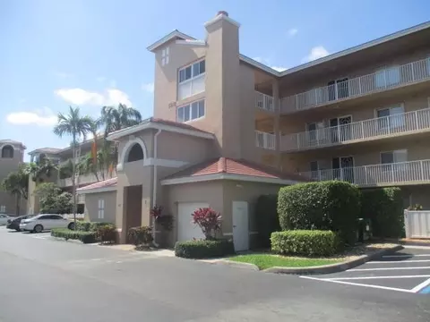 5810 Crystal Shrs #102, Boynton Beach, FL 33437