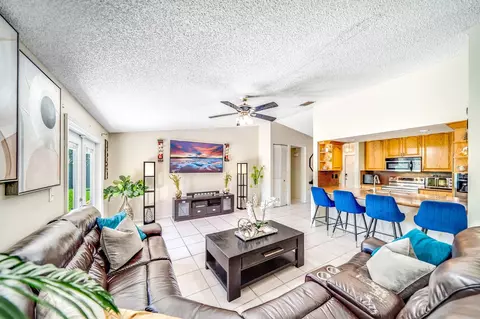 2533 Doral Way, West Palm Beach, FL 33407