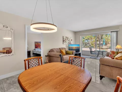 2801 NW 47th #106, Lauderdale Lakes, FL 33313
