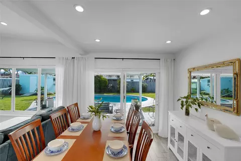 17 SE 9th Ave, Deerfield Beach, FL 33441