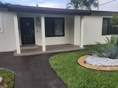 800 NE 155th Ter, Miami, FL 33162