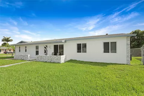 10945 SW 142nd Ln, Miami, FL 33176