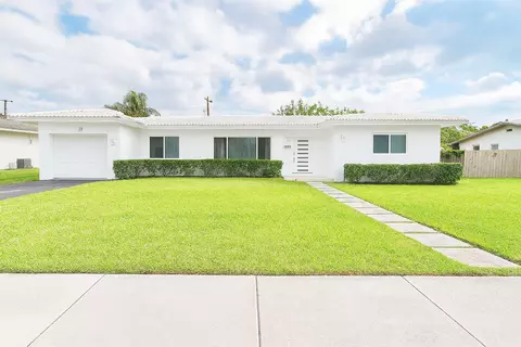 20515 Highland Lakes Blvd, Miami, FL 33179