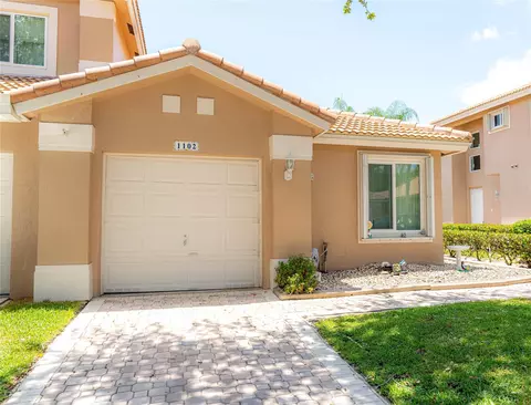 1102 SW 158th Ave, Pembroke Pines, FL 33027
