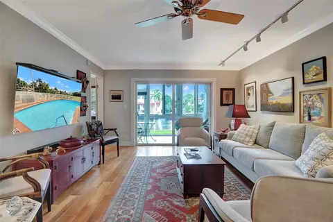 1332 Bayview #101, Fort Lauderdale, FL 33304