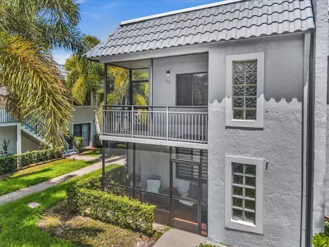 16521 Blatt Blvd #201, Weston, FL 33326