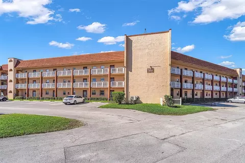 9041 Sunrise Lks #211, Sunrise, FL 33322