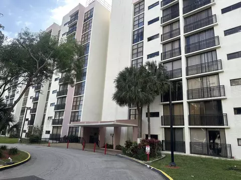 16909 N Bay Rd #111, Sunny Isles Beach, FL 33160