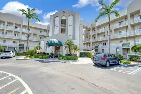 7727 Southampton #216, Tamarac, FL 33321