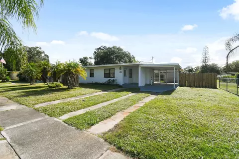 140 SE Serenata Ct, Port Saint Lucie, FL 34983