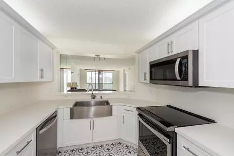 7466 Trent Dr #310, Tamarac, FL 33321
