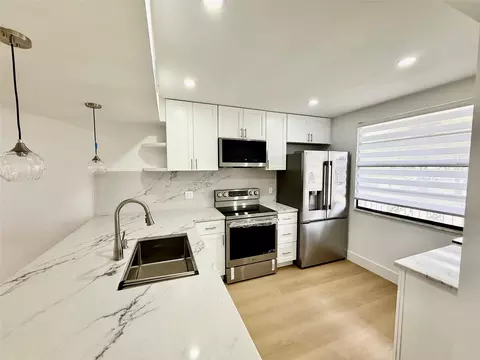 6073 Balboa #205, Boca Raton, FL 33433