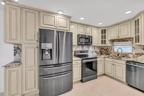 8941 S Hollybrook Blvd #104, Pembroke Pines, FL 33025