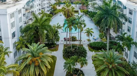 488 NW 165th Street Rd #309B, Miami, FL 33169