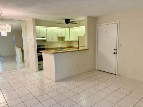 9384 S Belfort Cir #101, Tamarac, FL 33321