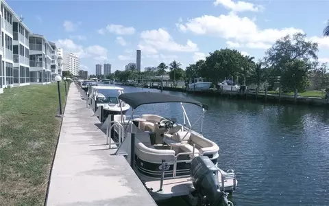 465 Paradise Isle Blvd #207, Hallandale Beach, FL 33009