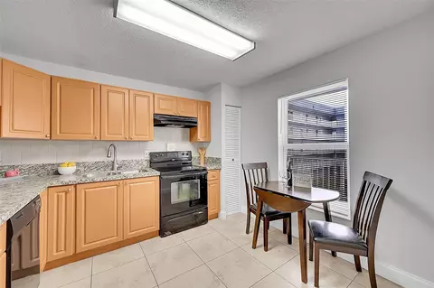 1402 NW 80th Ave #301, Margate, FL 33063