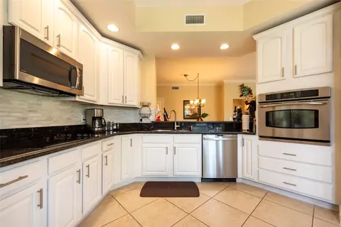 16135 Emerald Ests #272, Weston, FL 33331