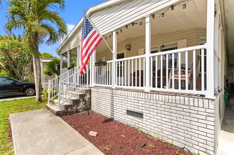 913 SW 132nd Ter, Davie, FL 33325