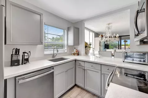 5860 NW 64th Ave #201, Tamarac, FL 33319