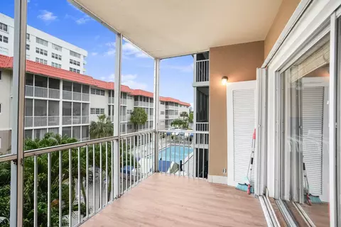 2081 S Ocean Dr #310, Hallandale Beach, FL 33009