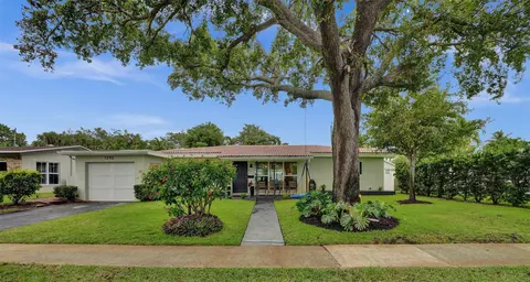 1292 SW 1st Ave, Pompano Beach, FL 33060