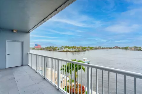 1201 S Riverside Dr #304, Pompano Beach, FL 33062
