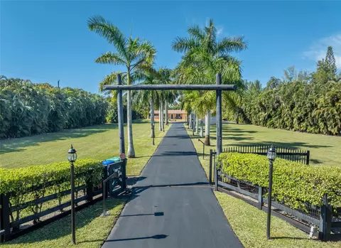 5161 Thoroughbred, Southwest Ranches, FL 33330